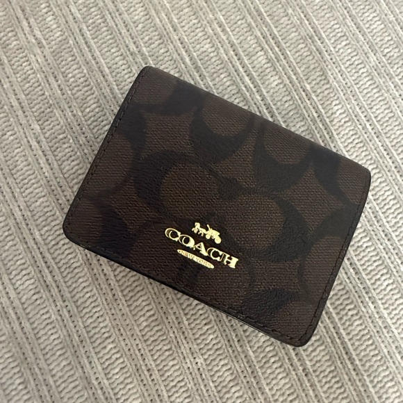 Coach Brown Wallet On Chain - LNWOT - Picture 7 of 7